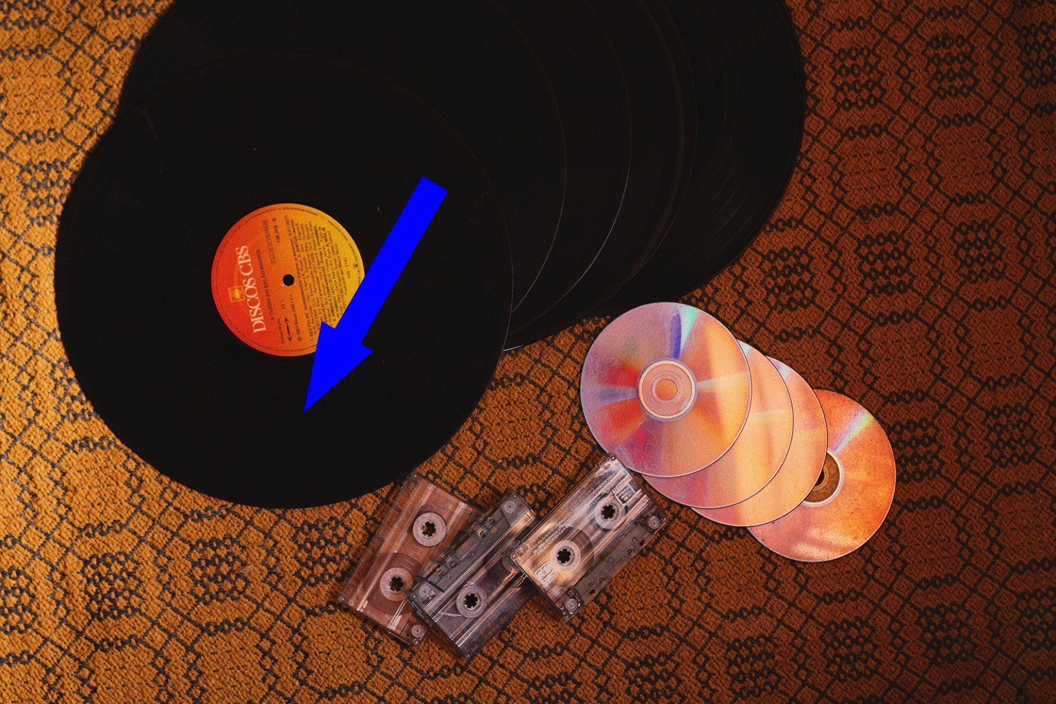 Музыка на века: от костяных пластинок до кассет