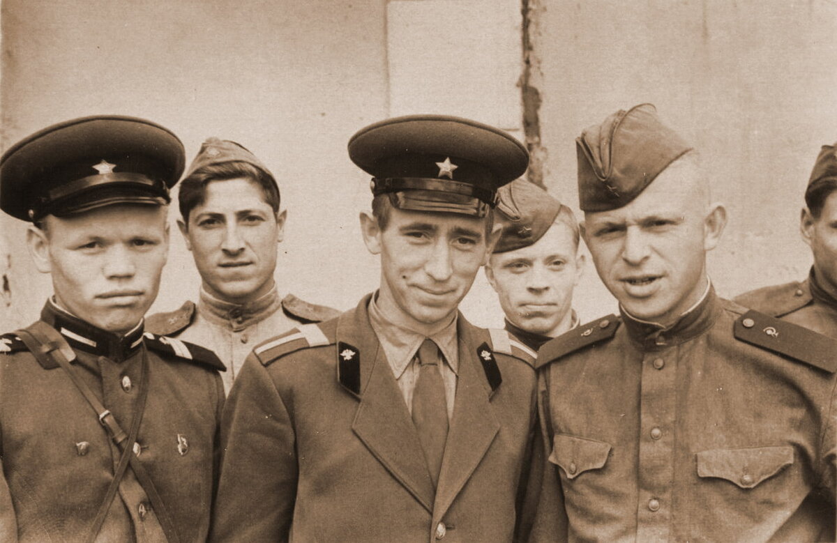 Как американский фотограф увидел силу советской армии