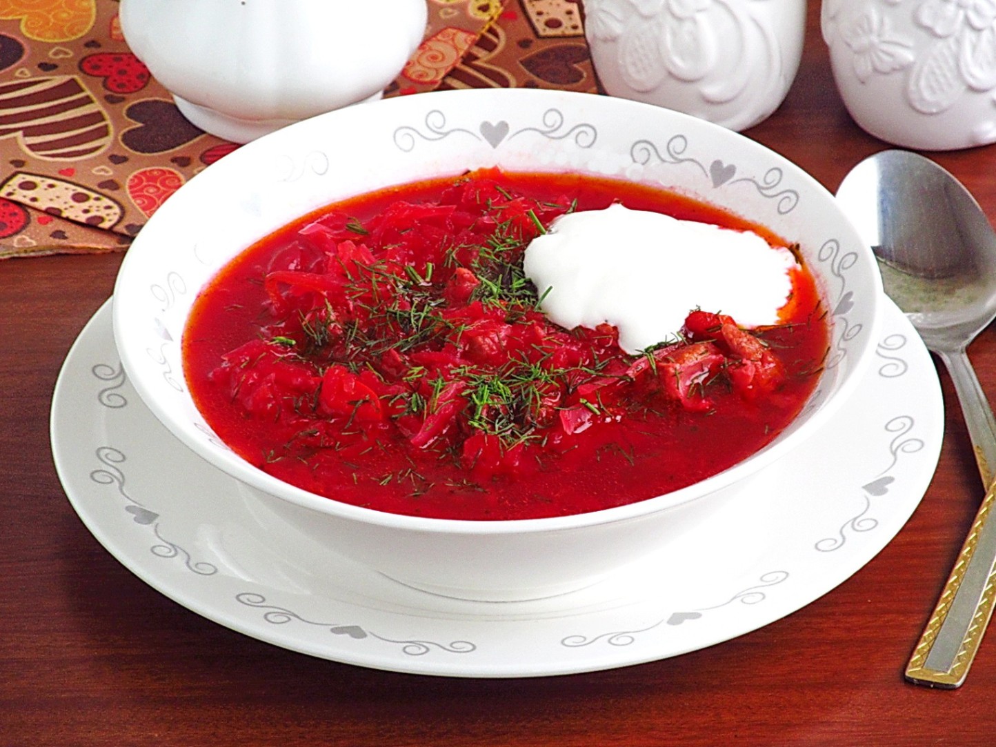 Почему борщ — это не просто суп, а душа России?