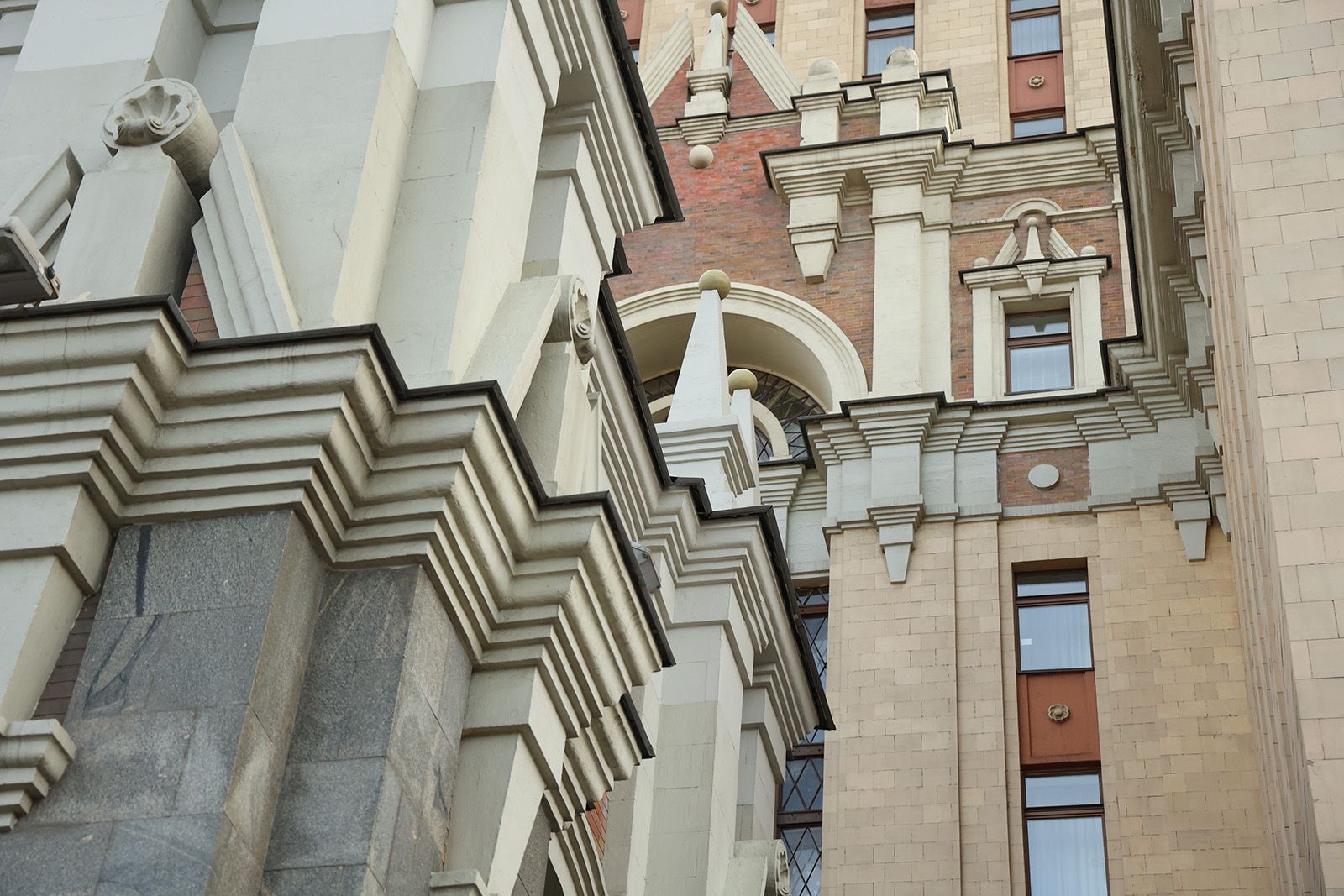 Сталинский ампир: как архитектура создаёт идеалы и вдохновение