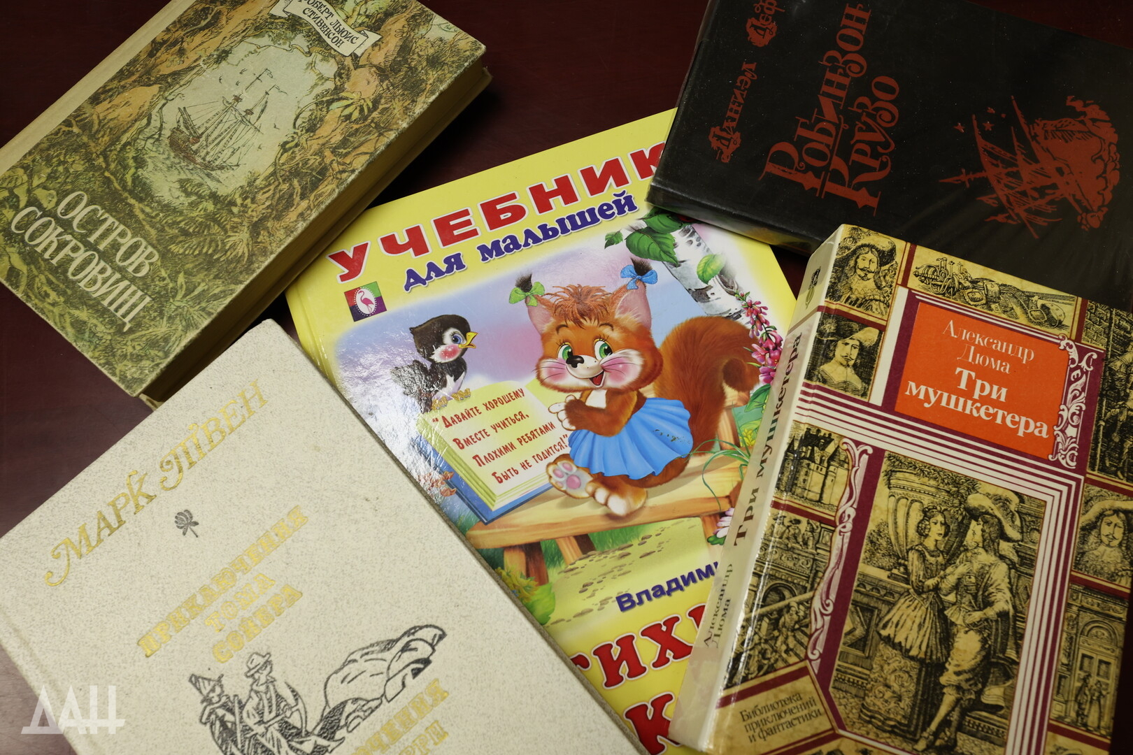 Как советские библиотеки формировали читательские привычки: что можно было найти на полках