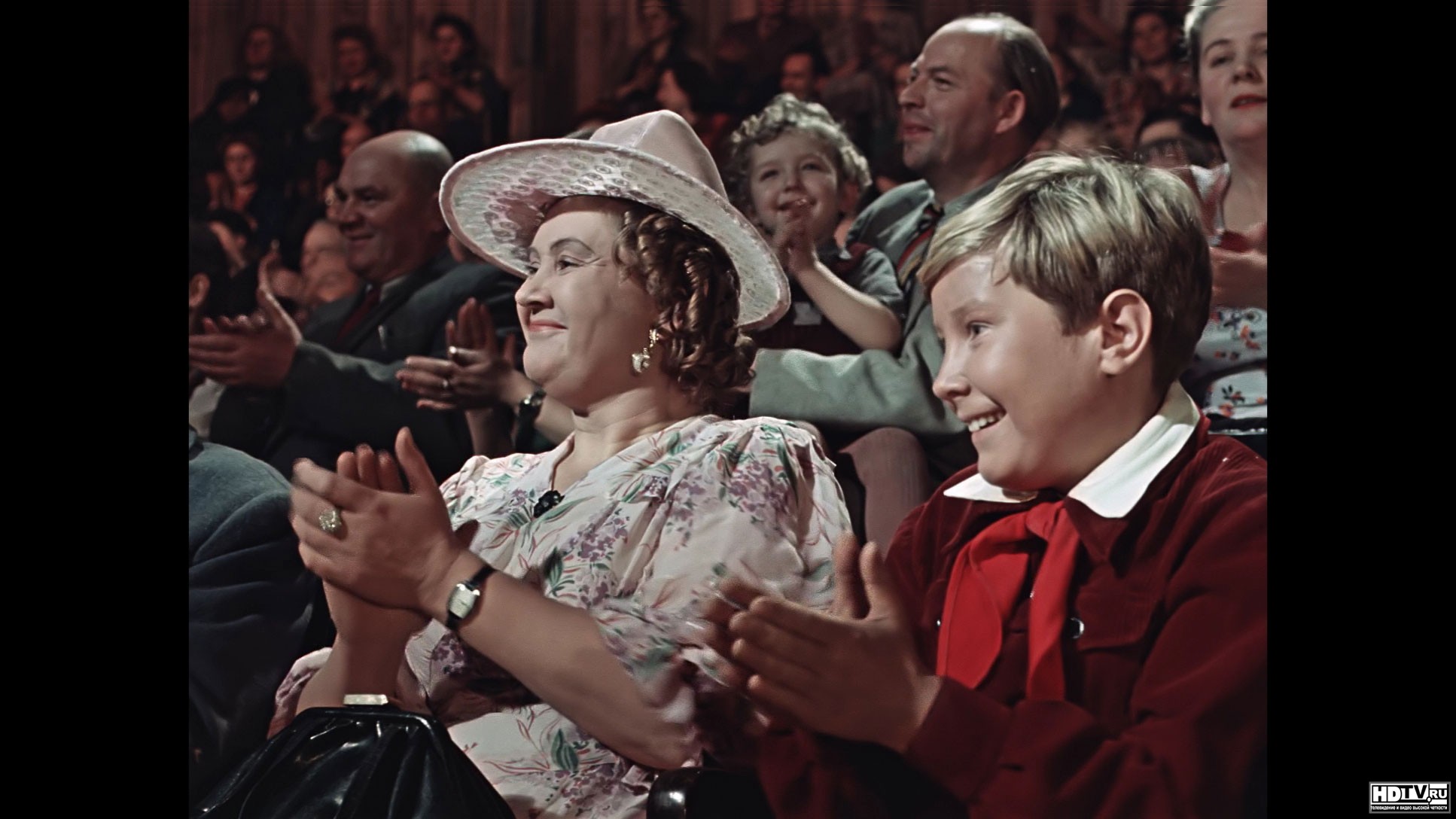 Киномания семейного кинематографа: Как советские фильмы объединили поколения