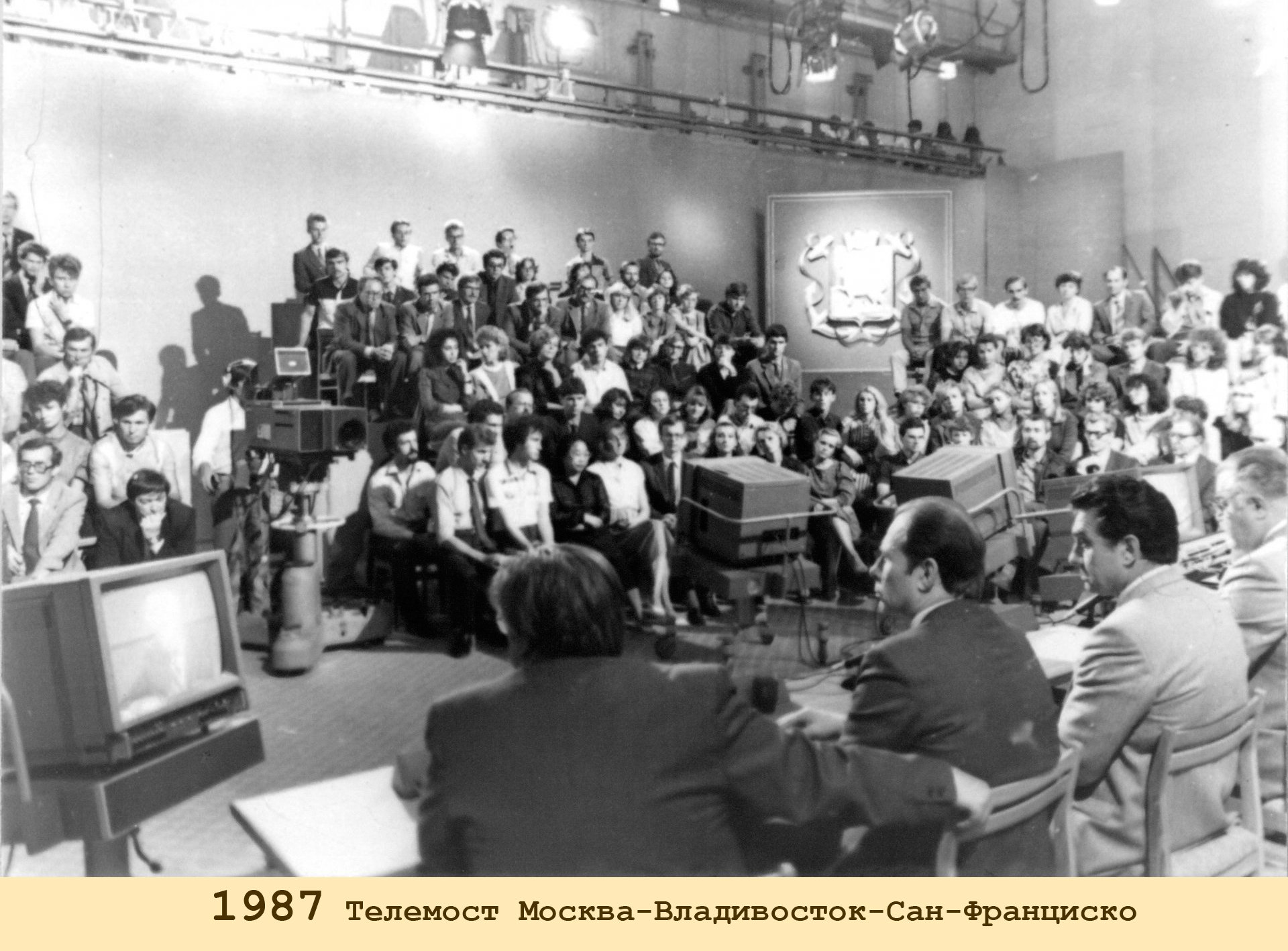 Кто же на самом деле портит народ?