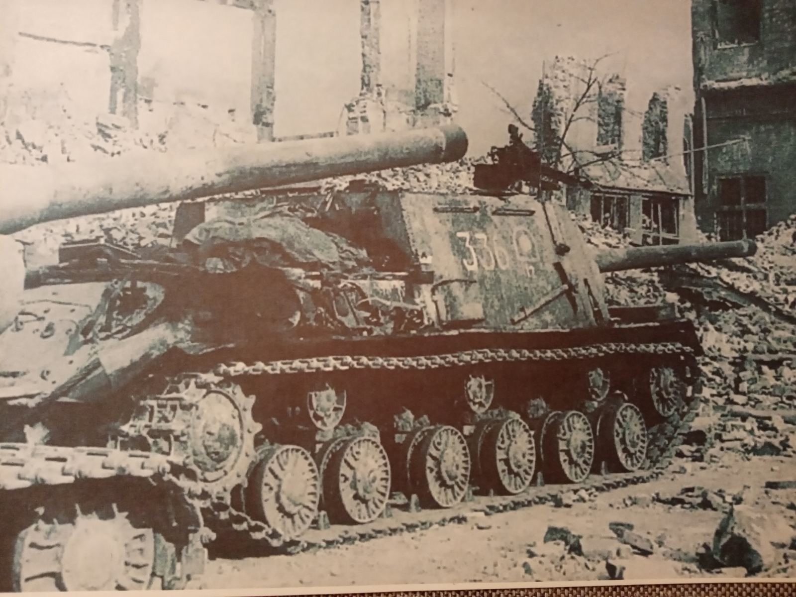 Советский Зверобой: Как САУ-152 Изменила Исход Войны?