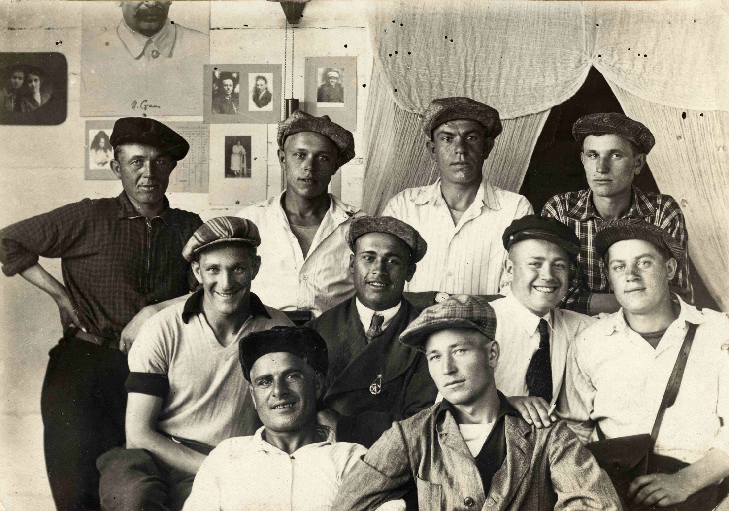 Жизнь молодежи на Ильянщине в 30-е годы: потерянный мир «Стшельцов»