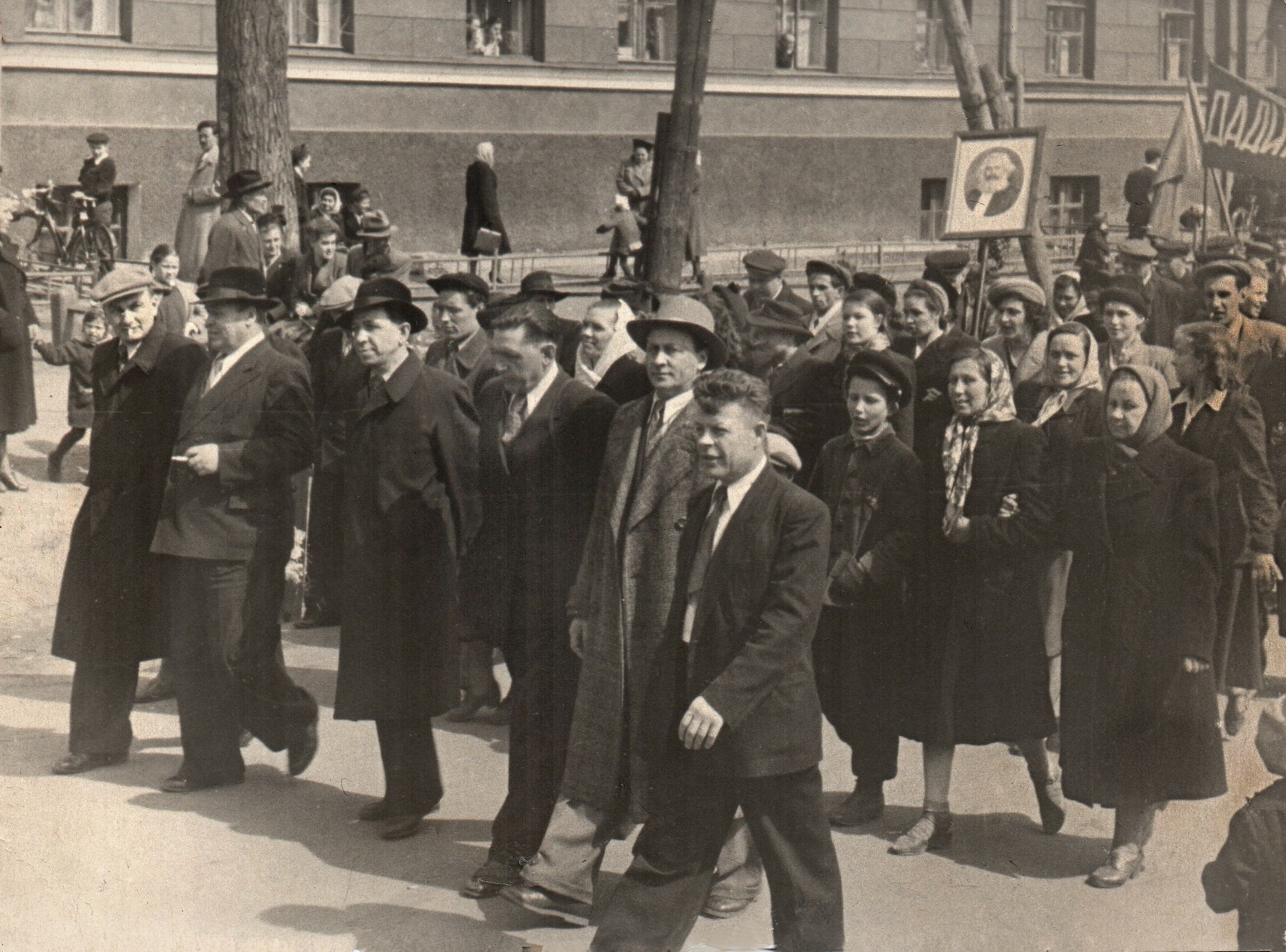 Жизнь комсомольцев Глусского района в 60-е: мечты о будущем и реальные дела