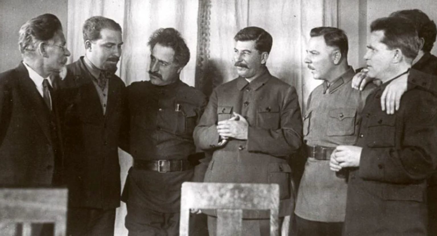 Как новая Конституция 1936 года привела к репрессиям 1937-38 годов?