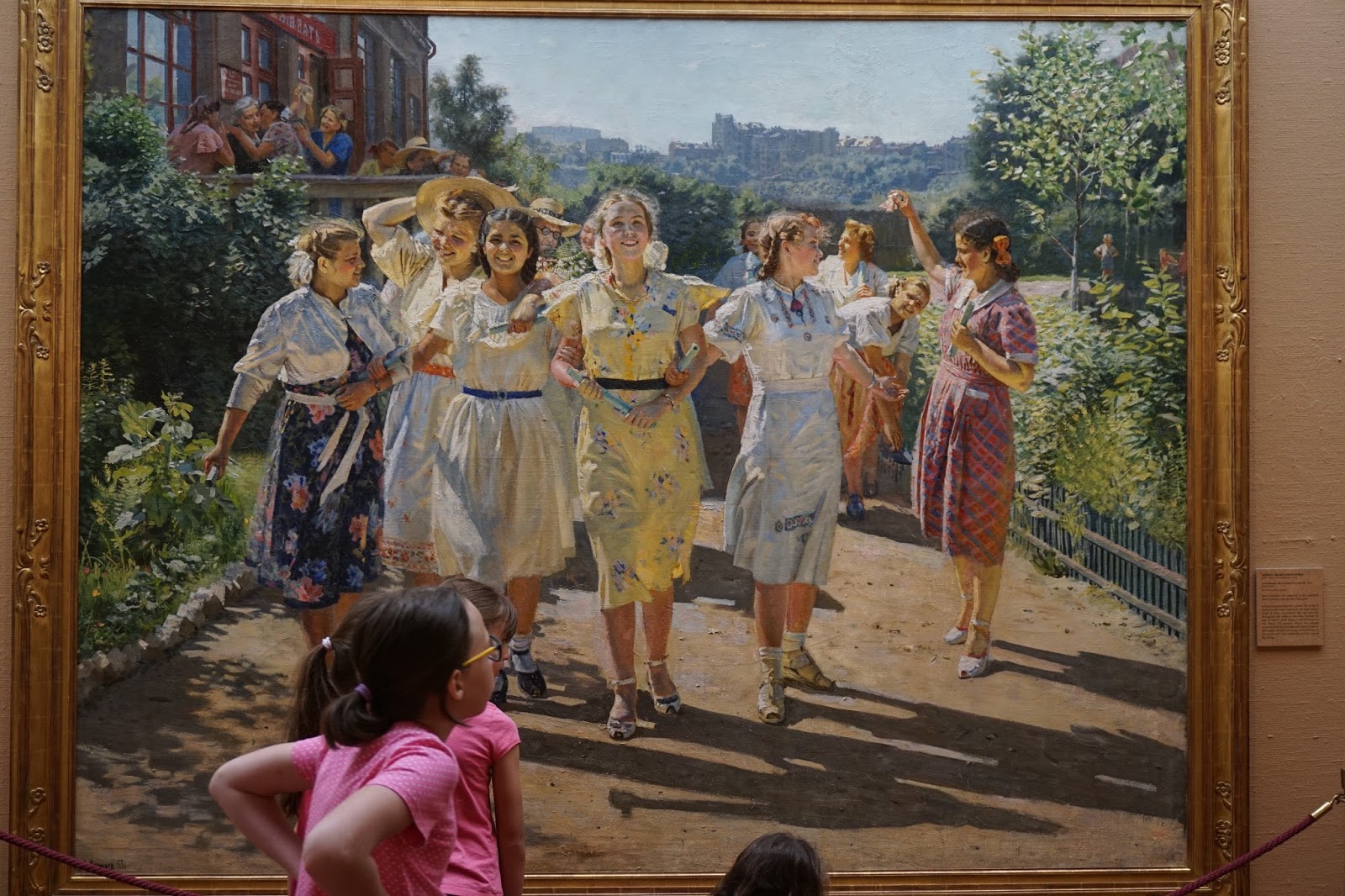 Выпускные балы: Как советская система образования формировала будущее