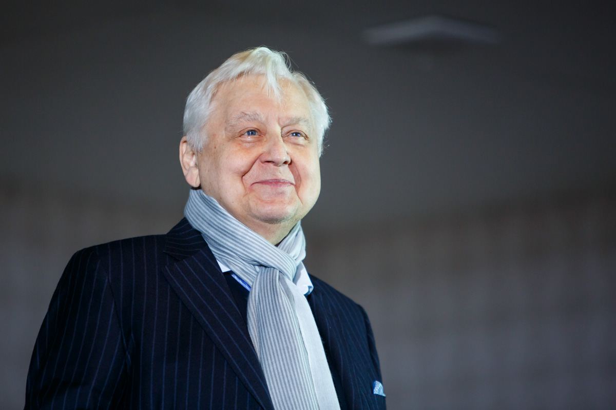 Смерть Олега Табакова: что скрывают медицинские отчёты?